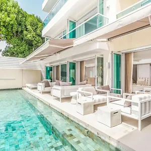Footprints By Blue Sky Luxury Saint James