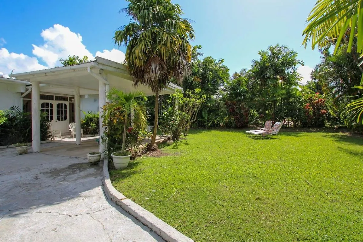 2 Minute Walk To Beach & Pool - Casual 2-Bed House Home Saint James Barbados