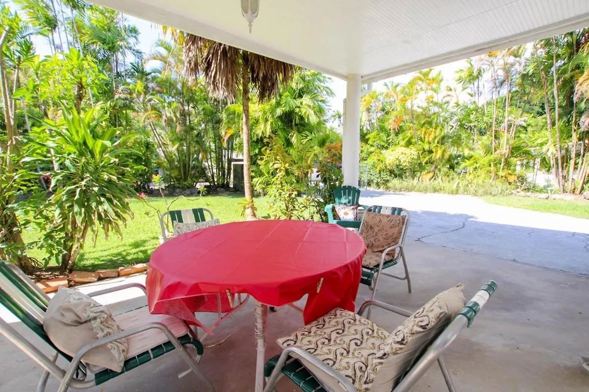2 Minute Walk To Beach & Pool - Casual 2-Bed House Home Saint James