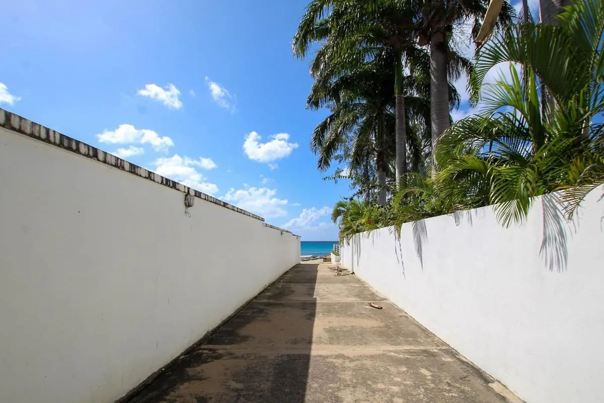 2 Minute Walk To Beach & Pool - Casual 2-Bed House Home Saint James Holiday home