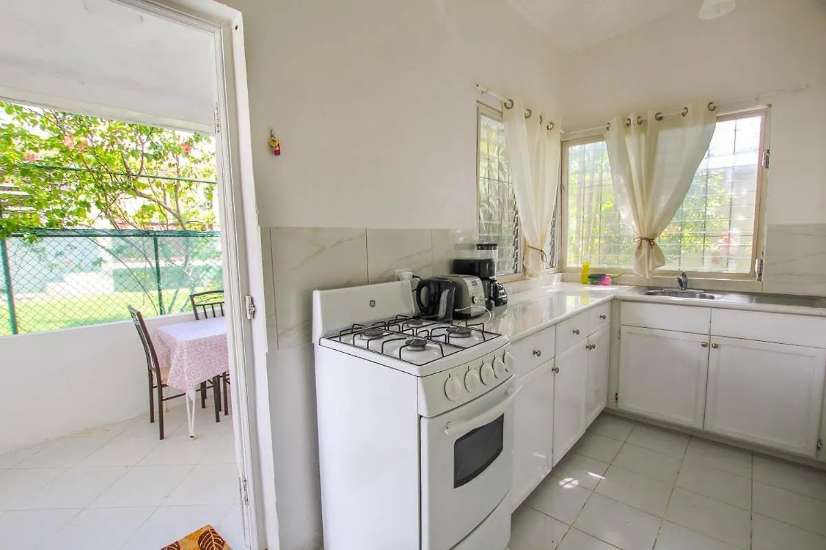 Holiday home 2 Minute Walk To Beach & Pool - Casual 2-Bed House Home Saint James Barbados