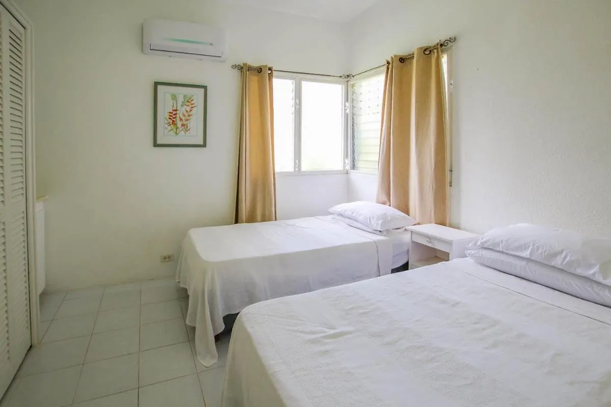 2 Minute Walk To Beach & Pool - Casual 2-Bed House Home Saint James