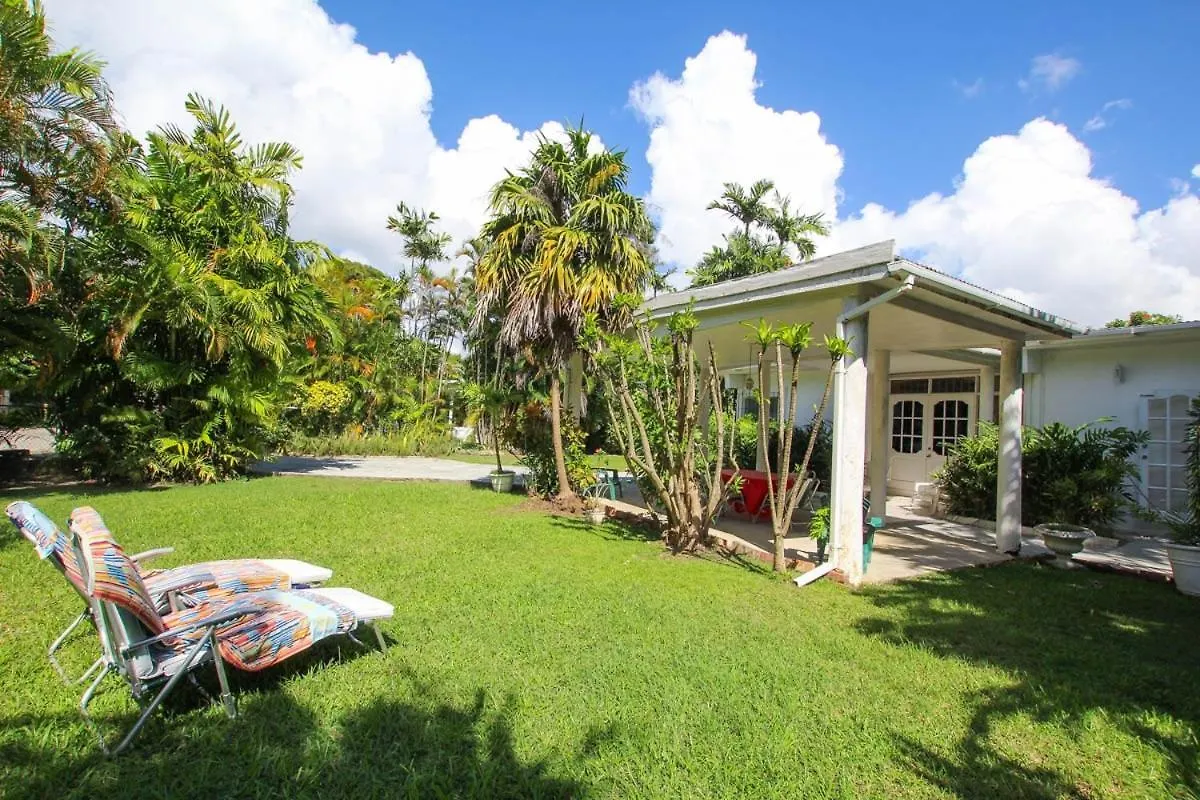 2 Minute Walk To Beach & Pool - Casual 2-Bed House Home Saint James Holiday home