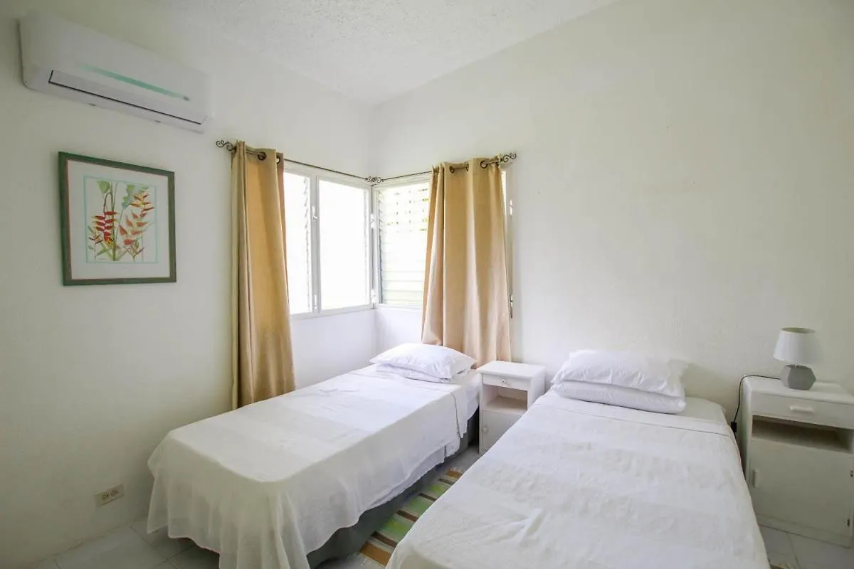 Holiday home 2 Minute Walk To Beach & Pool - Casual 2-Bed House Home Saint James Barbados